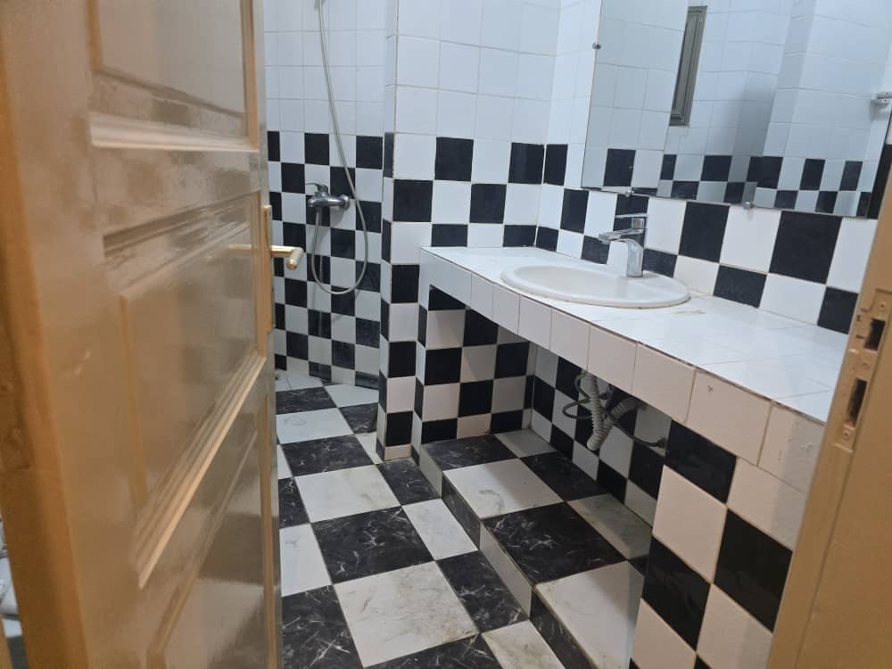 Villa duplex 4 chambres avec piscine en location à Cité Millenium – 1.500.000 FCFA