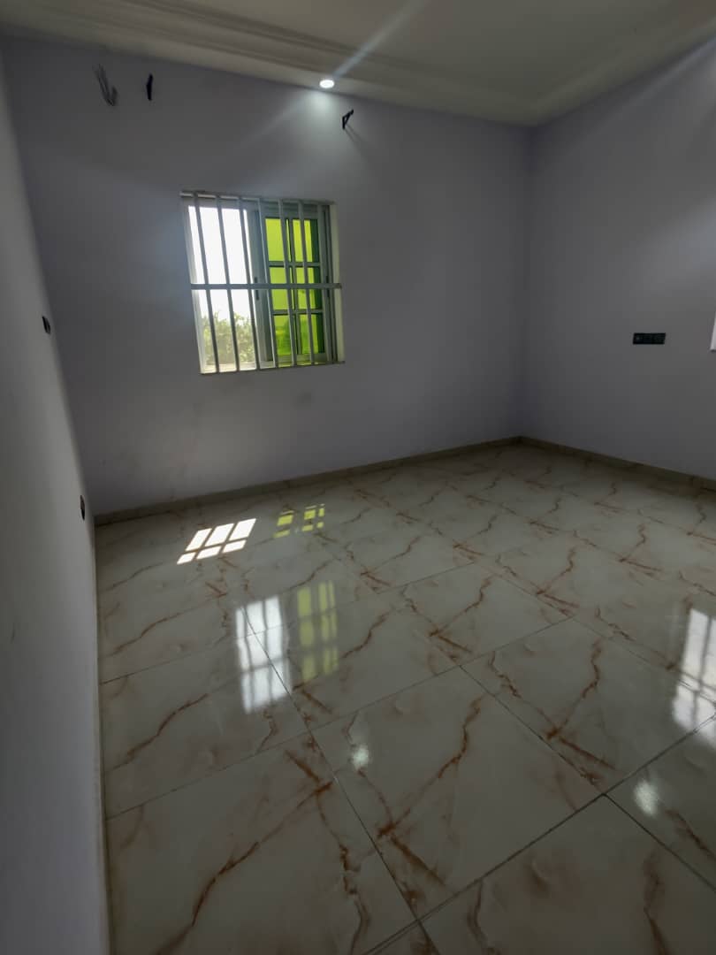 Villa 2 chambres à louer à Agbalepedo – 200 000 FCFA