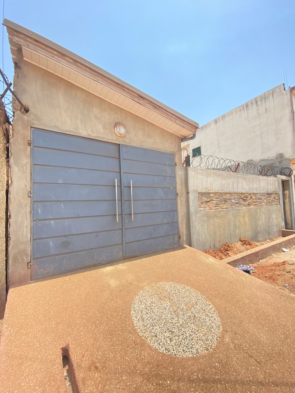 Villa 3 chambres de 300 m² en vente à Kégué – 55 millions FCFA