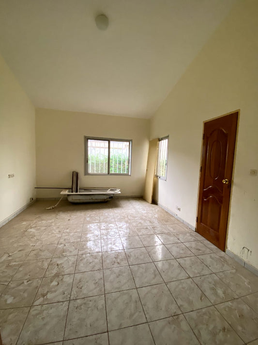 Terrain en vente en angle de rue à Kodjoviakopé, 3 chambres - 65 000 000 FCFA