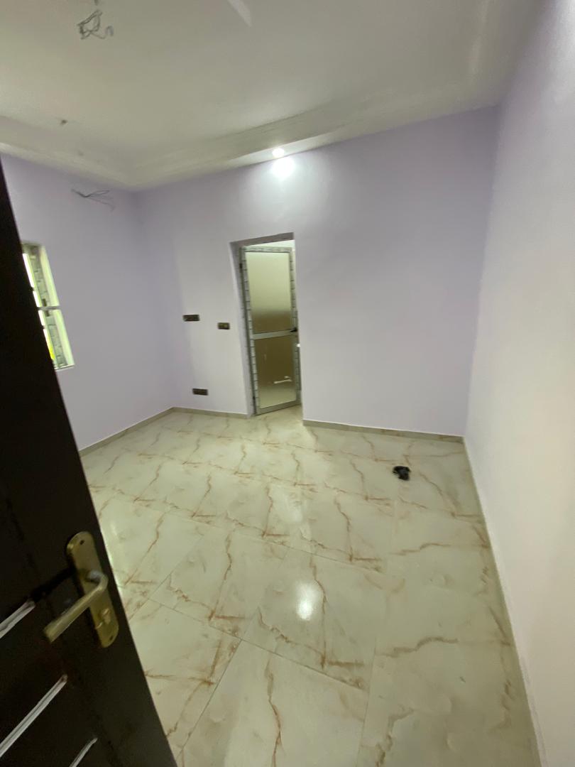 Maison R+1 4 chambres à louer à Agbalépédo – 300.000 FCFA / mois