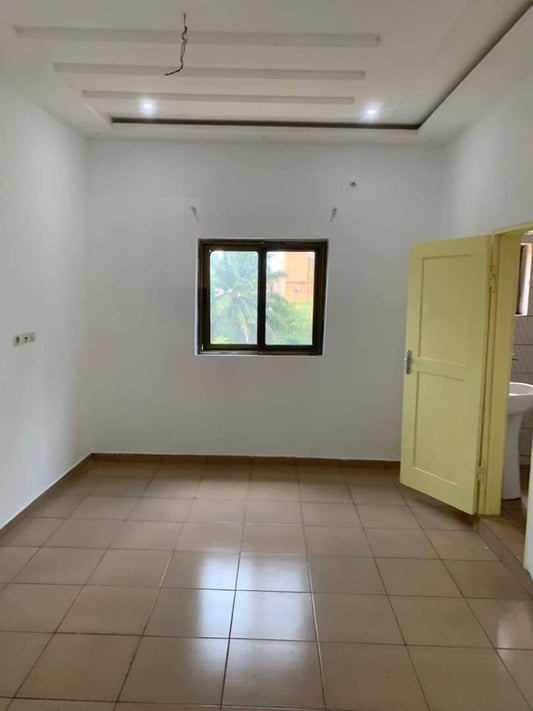 Appartement 4 chambres à louer à CEG Koshigan – 130 000 FCFA