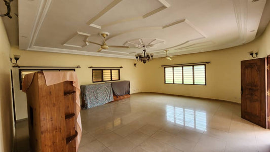 Villa 3 chambres en location à Djidjolé proche du goudron – 200 000 FCFA