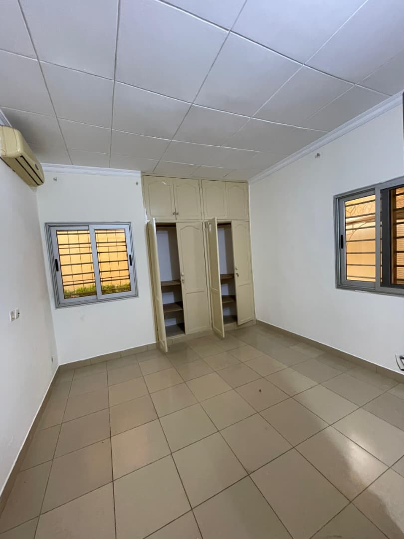 Villa 3 chambres en location à Adidogomé Awatamé – Prix à partir de 5 000 FCFA