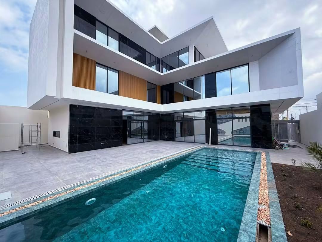 Villa de 600 m² en vente à Tokoin Wuiti – 900 millions FCFA