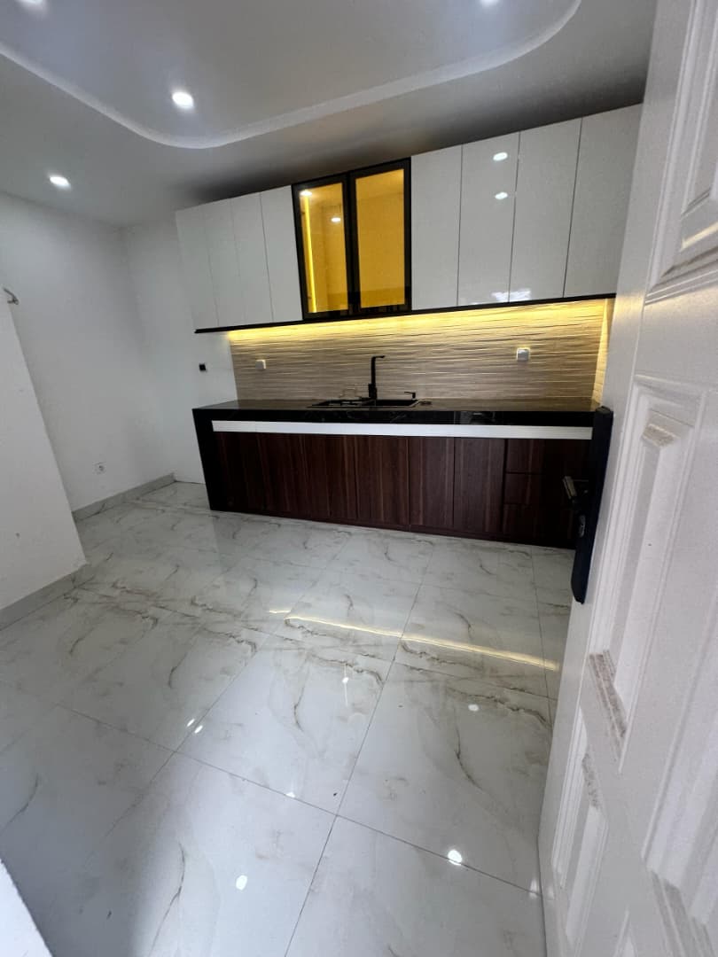 Appartement 2 chambres salon haut standing à louer à Attiégou Aéroport – 250 000 FCFA
