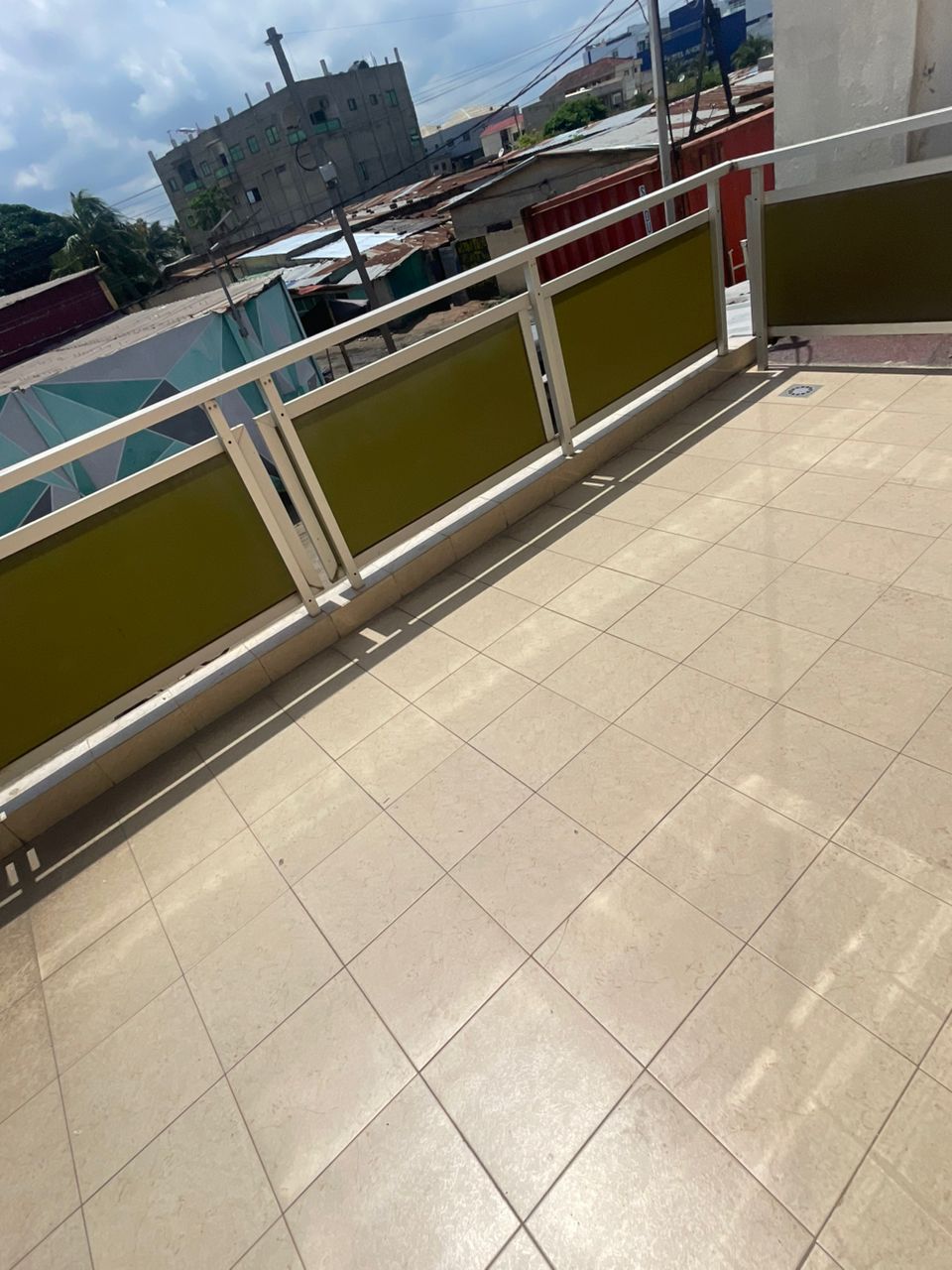 Villa duplex de 8 chambres en location à Béniglato, Lomé – 500000 FCFA/mois