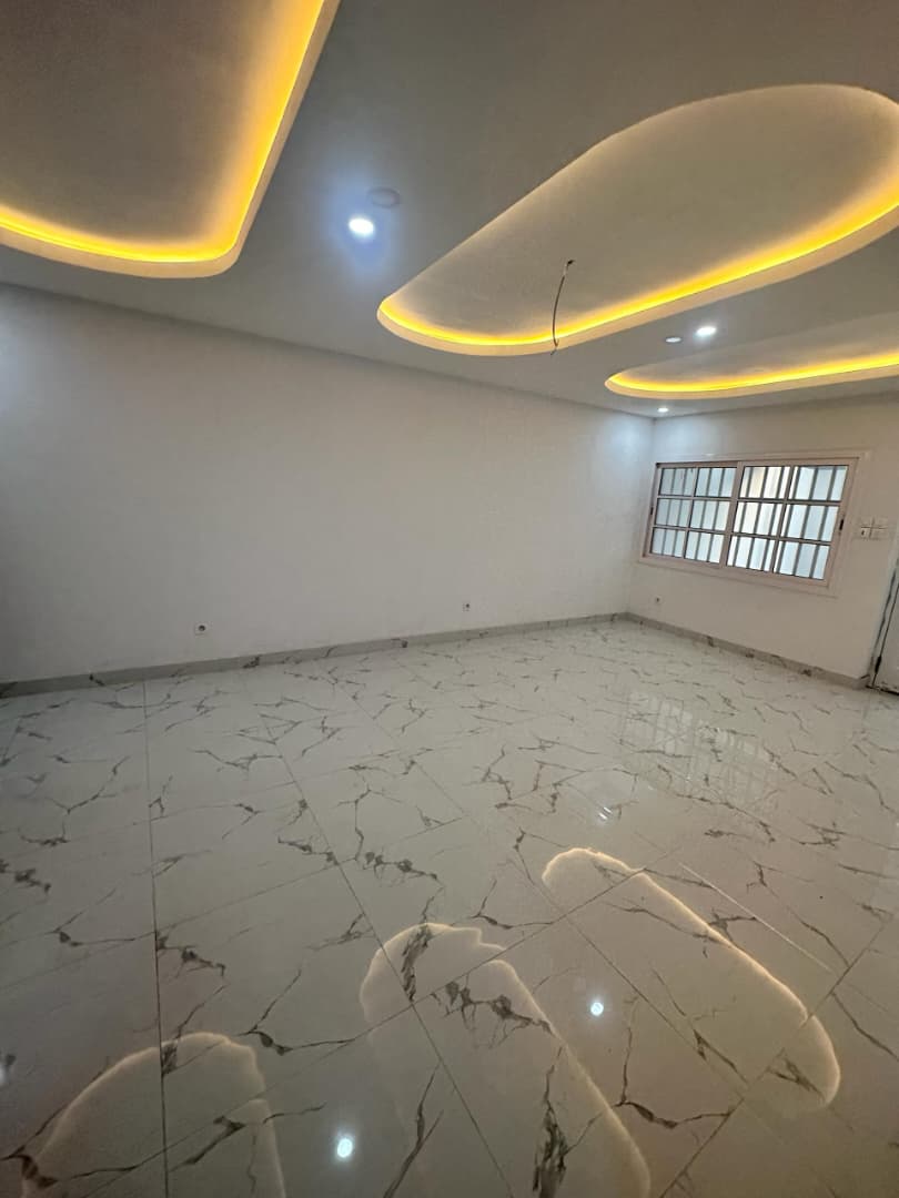 Appartement meublé 2 chambres à louer à Agoè Assiyéyé – 350.000 FCFA/mois
