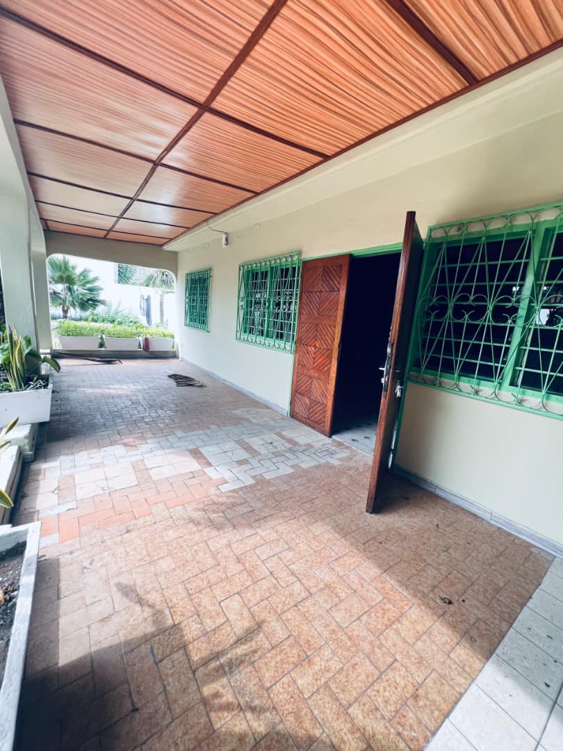 Villa 2 chambres en location à Tokoin Super Taco – 150 000 FCFA/mois
