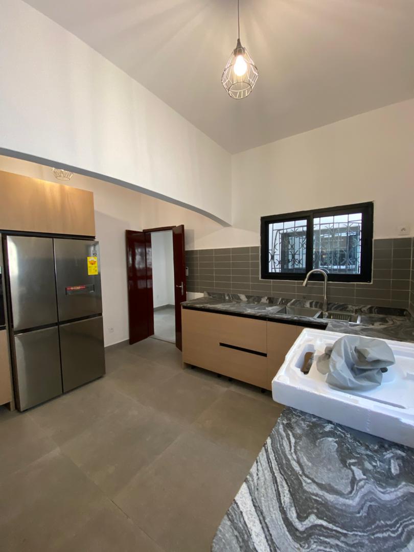 Villa duplex de haut standing à louer à Tokoin, proche de Sica Toyota – 1 500 000 FCFA