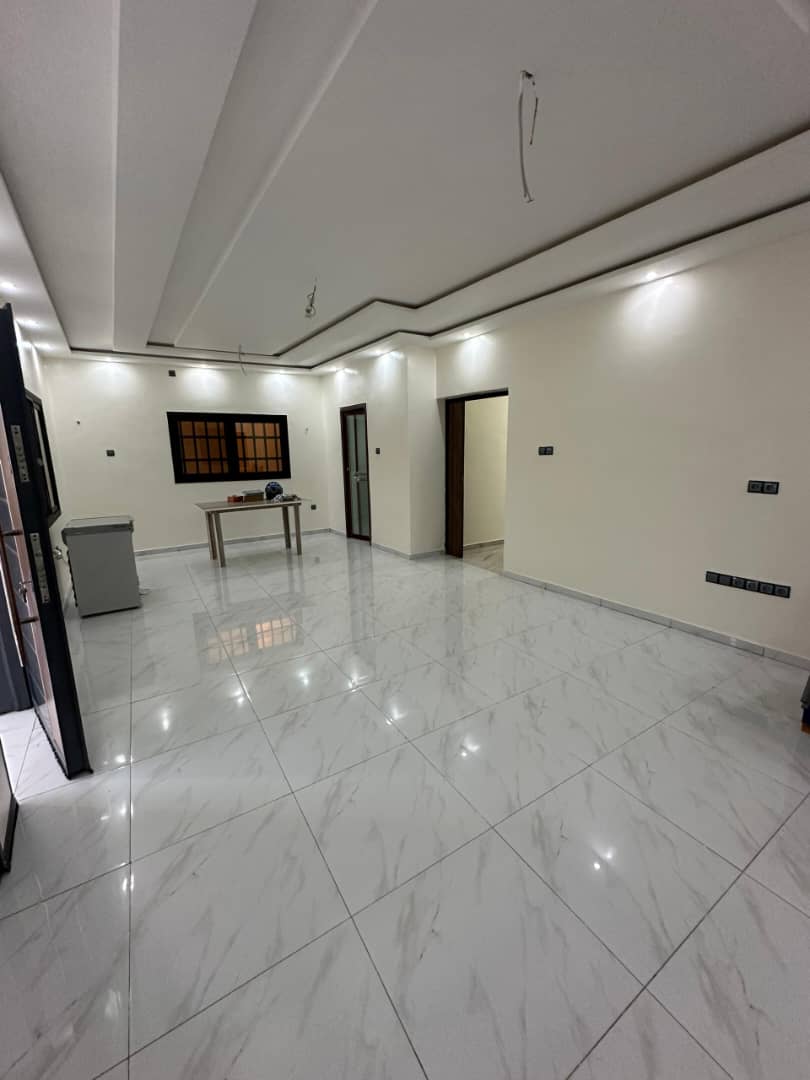 Villa 3 chambres en vente à Zanguera UCAO, 300m du goudron Lomé Kpalimé – 60 millions FCFA