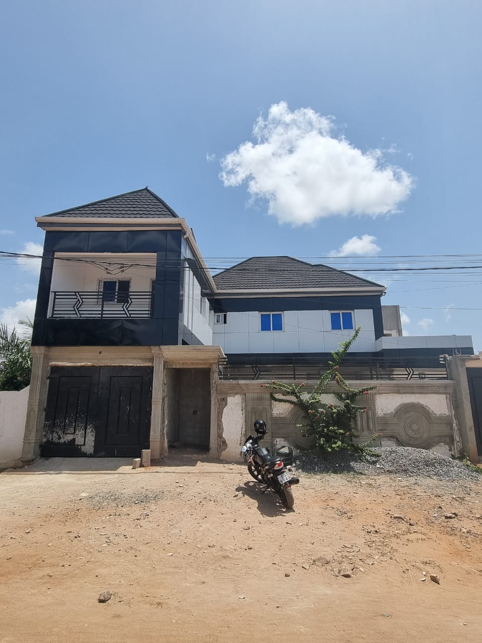 Villa 6 chambres de 524 m² en vente à Adidogomé – 85 millions FCFA