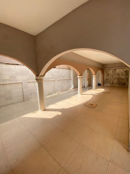Villa 3 pièces en vente à Totsi, proche du goudron – 150 millions FCFA