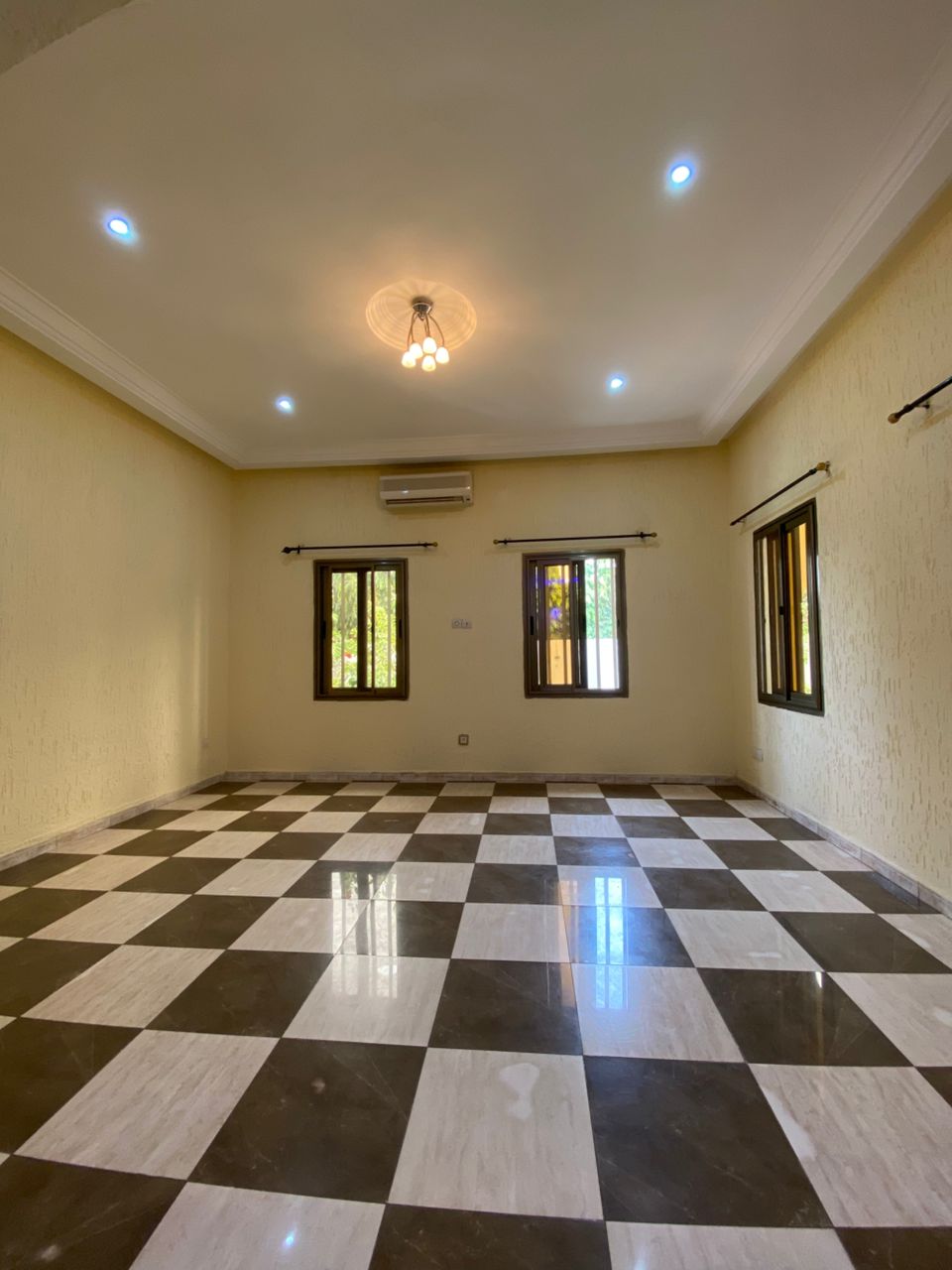 Villa 3 chambres à louer à Kegué Nouveau Monde – 500000 FCFA