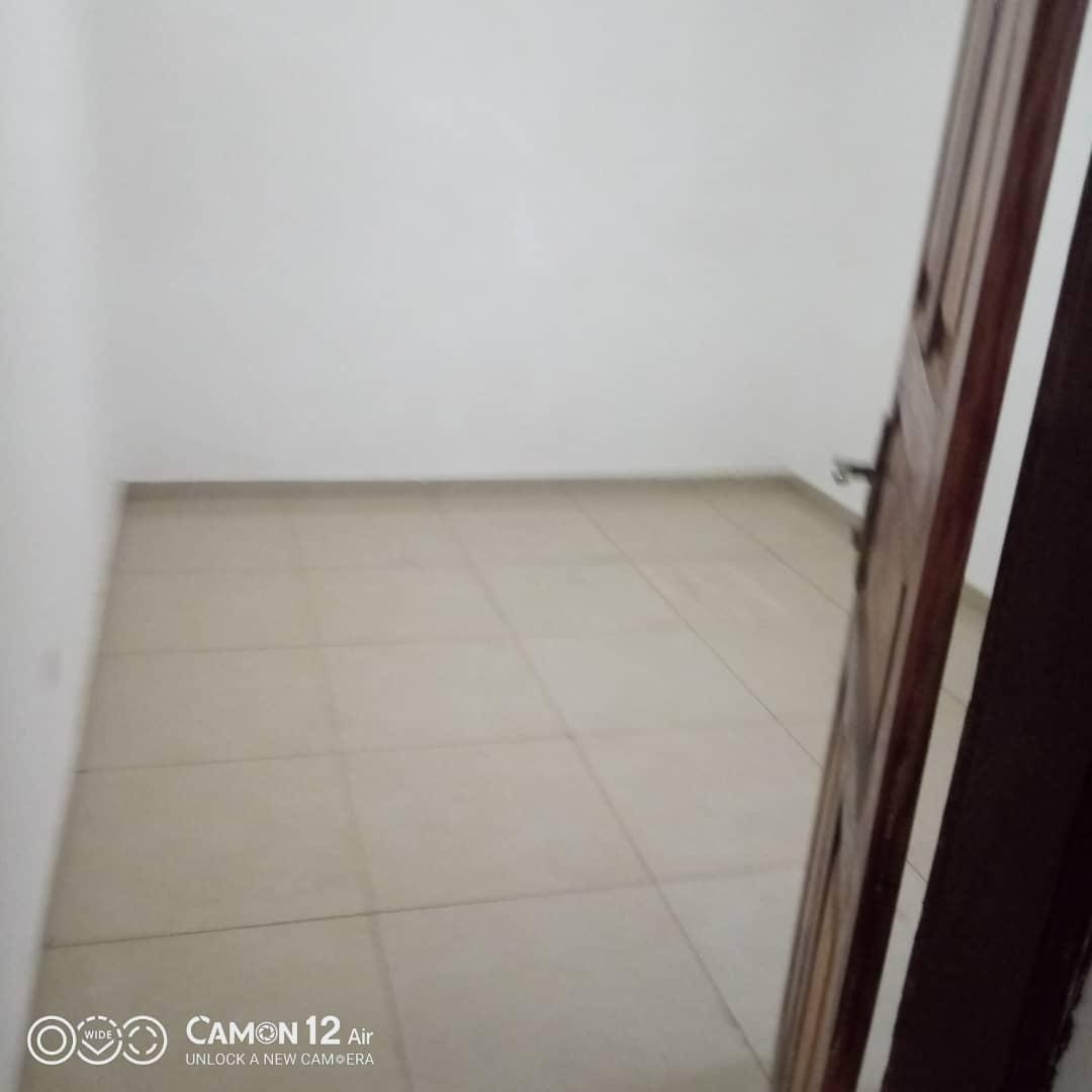 Appartement 2 chambres à louer à Tokoin Sotèd – 80 000 FCFA