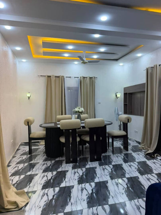 Maison meublée 2 chambres à louer à Agoè Plateau – à partir de 35 000 FCFA