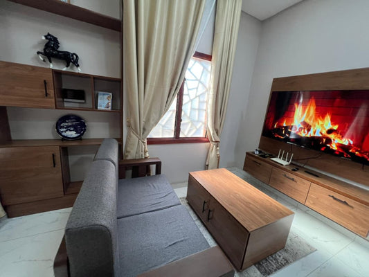 Studio meublé en location à Avedji Opéra, proche du goudron – 250 000 FCFA par mois