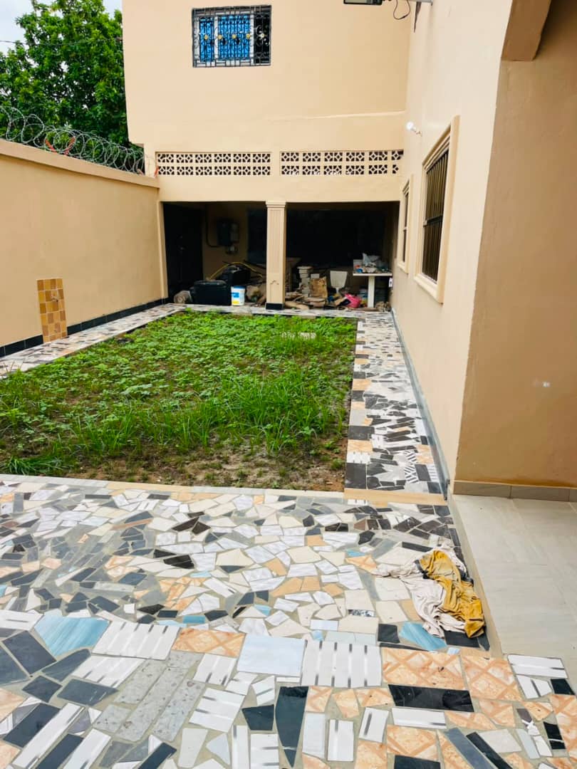 Villa 3 pièces à louer à Adidogomé Sagbado Logoté, près de l'école Sainte André – 150 000 FCFA