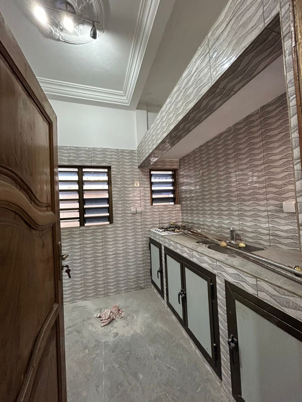 Villa duplex haut standing à louer à Djidjolé – 400 000 FCFA/mois