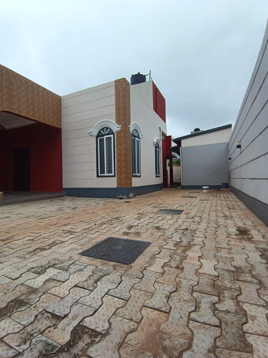 Villa 3 chambres en vente à Ségbé-Akato sur demi lot – 55 millions FCFA
