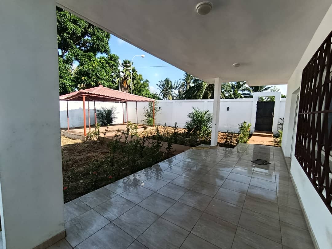 Villa 4 chambres à louer à Cité Millenium, Lomé – 900 000 FCFA