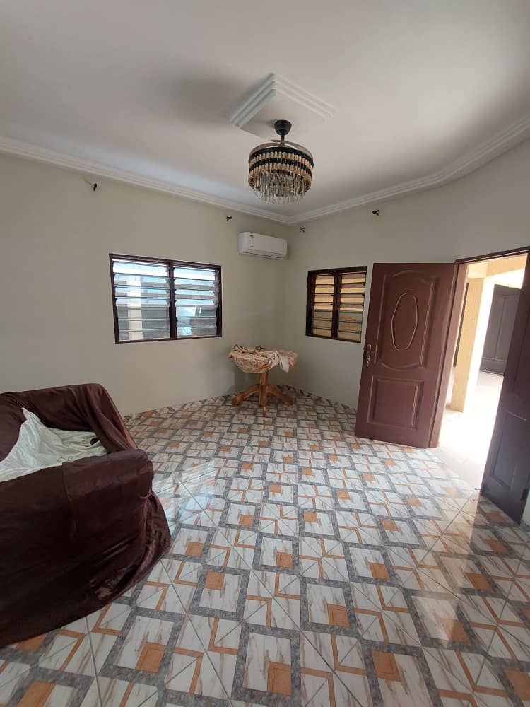 Villa duplex en location à Agoé Assiyéyé – 450000 FCFA