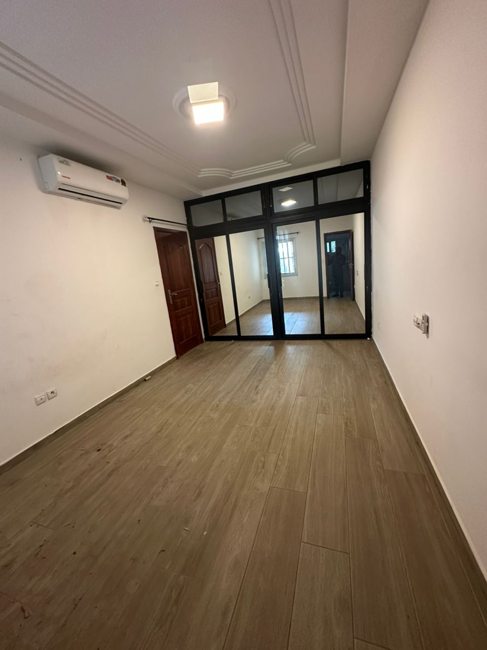 Villa 3 chambres à louer à Agoè Léo 2000 – 300 000 FCFA