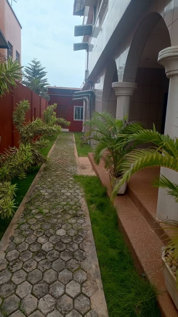 Villa R+1 en vente à Kégué Kpatcha – 420 millions FCFA