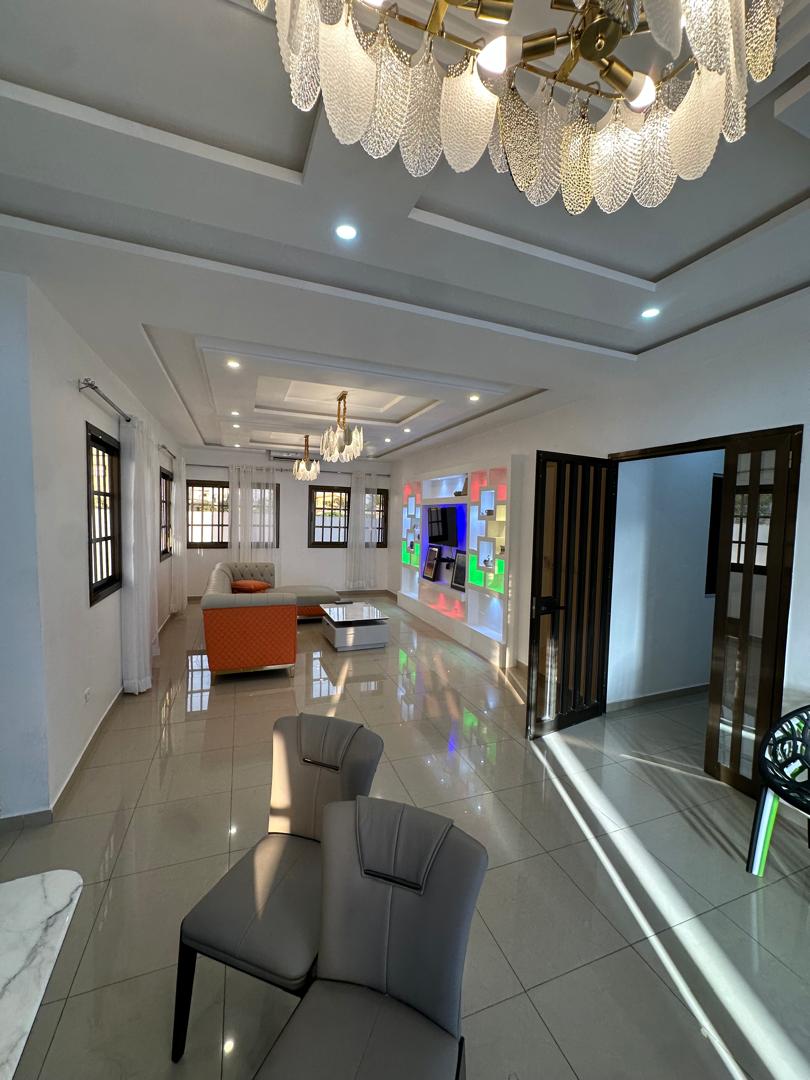 Villa 4 chambres à louer à Baguida Monument Plage – 400 000 FCFA/mois
