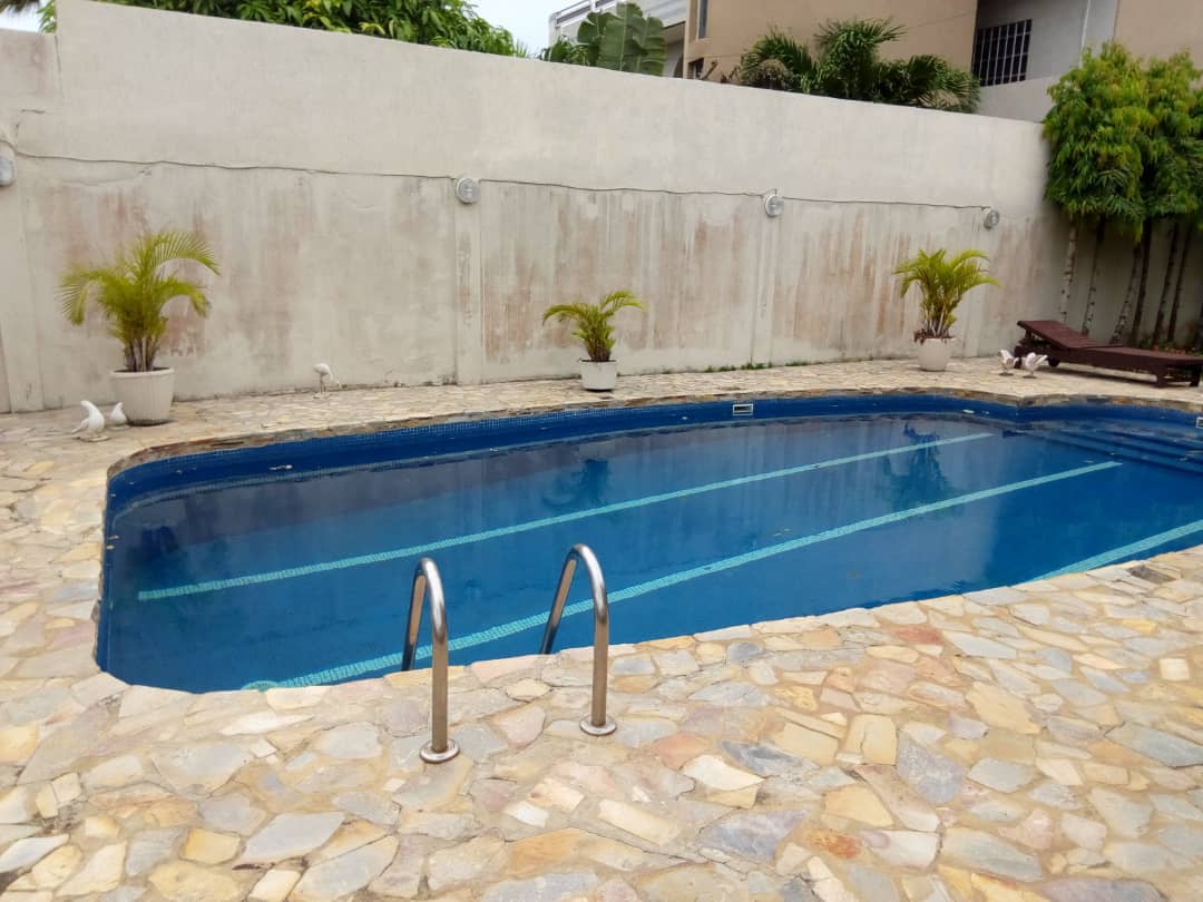 Villa souterraine 4 chambres en vente à Baguida côté plage – 280 millions FCFA