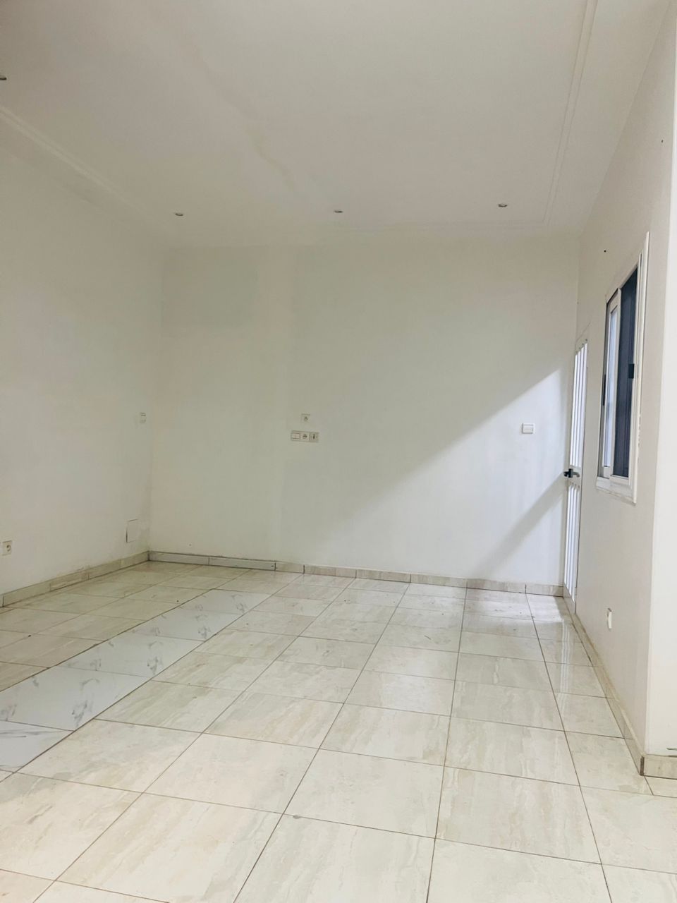Appartement 2 chambres salon à louer à Kégué – 120 000 FCFA
