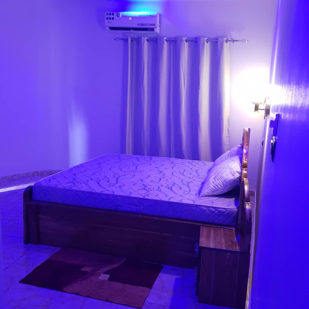 Appartement meublé 3 chambres en location à Segbe Rasta – 500000 FCFA/mois