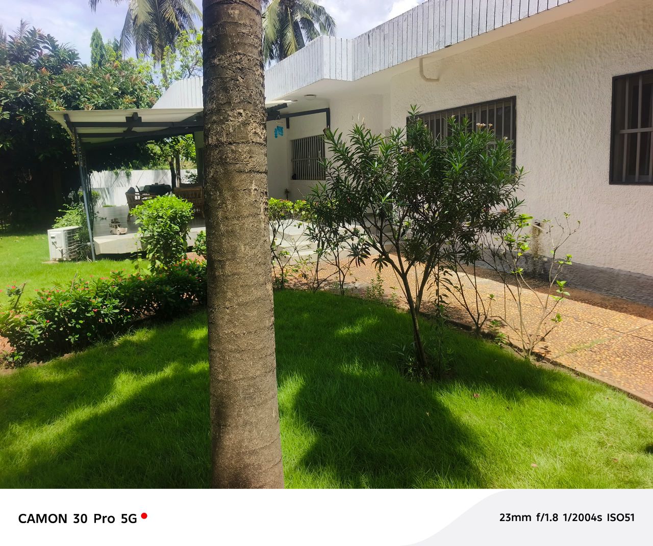 Villa 3 chambres à vendre à la Cité Oua (Caisse) – 550 millions FCFA
