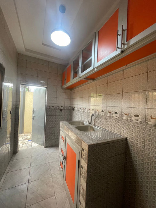 Villa 4 chambres à louer à Togo 2000 Pharmacie Raouda – 300 000 FCFA