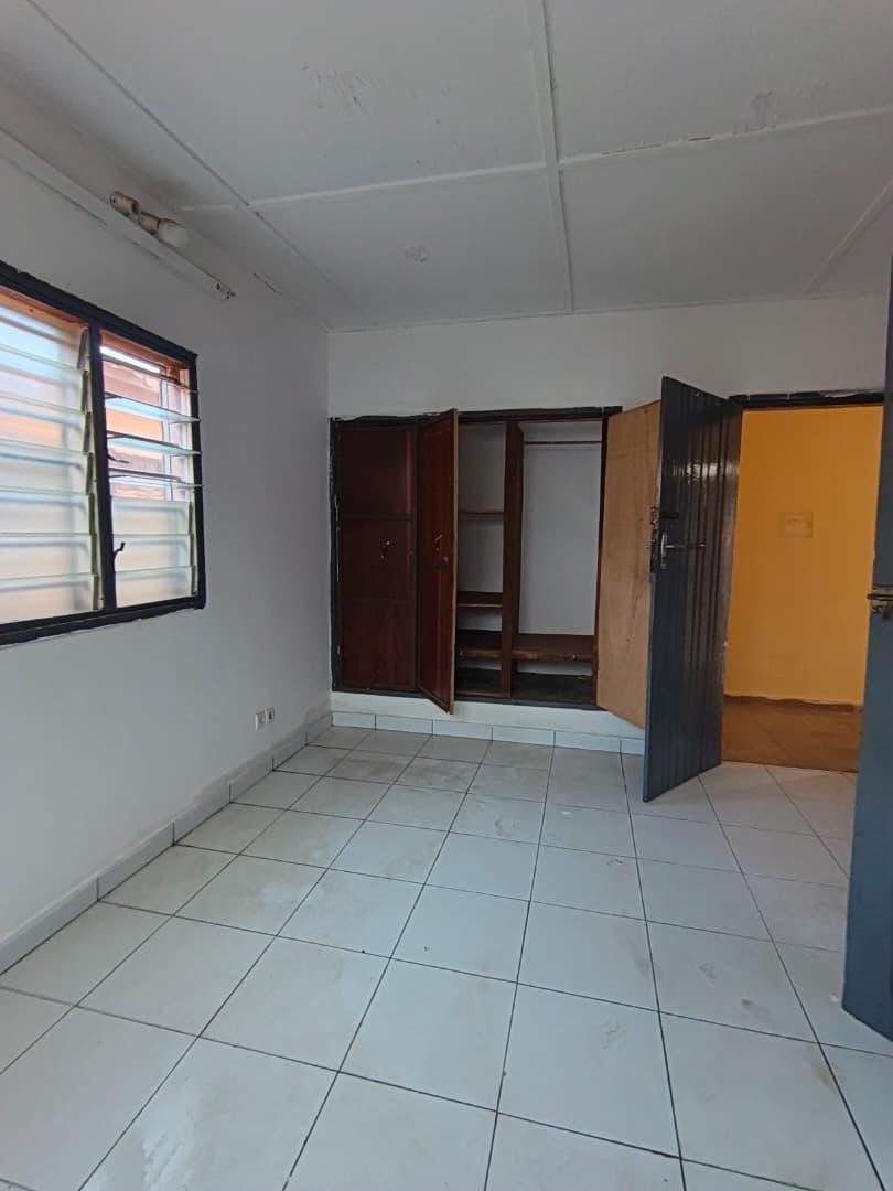 Villa basse 3 chambres en location à Entreprise de l'Union non loin de Bercail Vakpossito – 130 000 FCFA