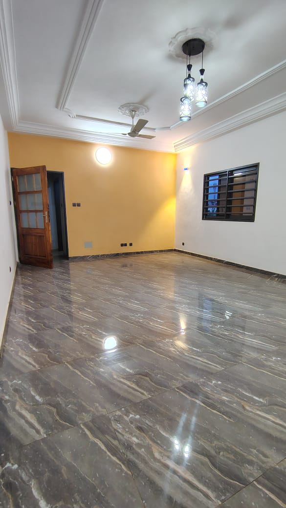 Appartement 3 chambres à louer à Hédranawoé Tsinga – 140000 FCFA