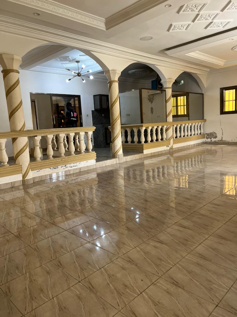 Villa duplex en location à Avépozo, non loin de Winner Chapel – 300 000 FCFA par mois