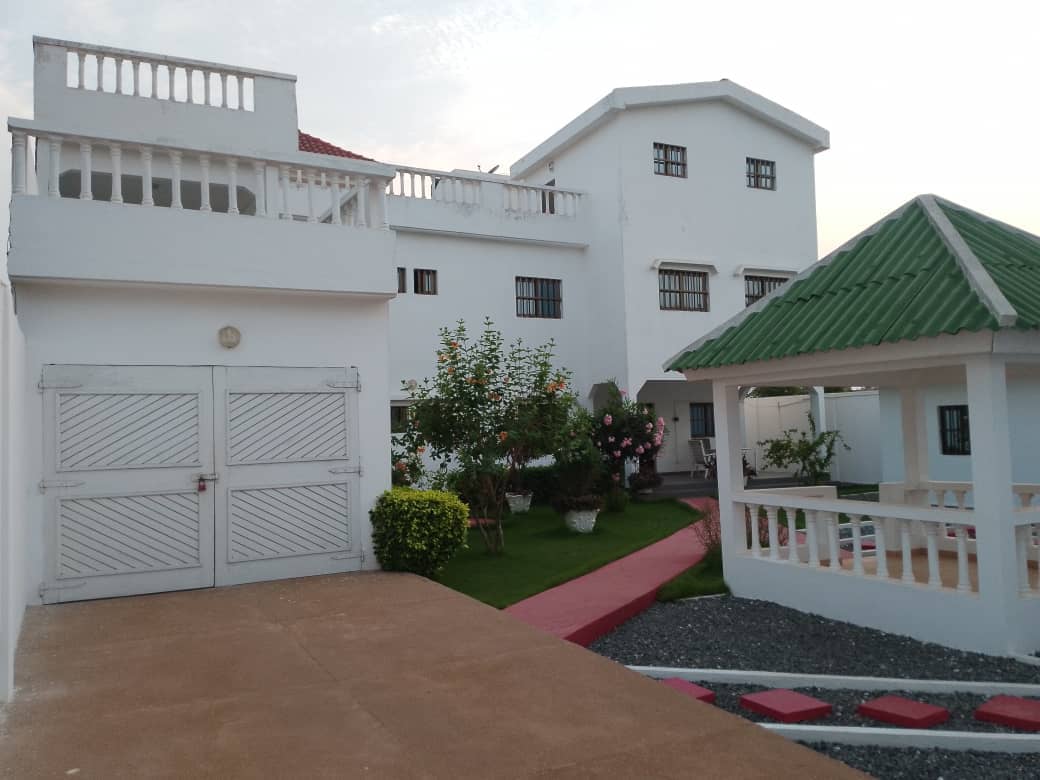 Villa 4 chambres en vente à Baguida – 220.000.000 FCFA