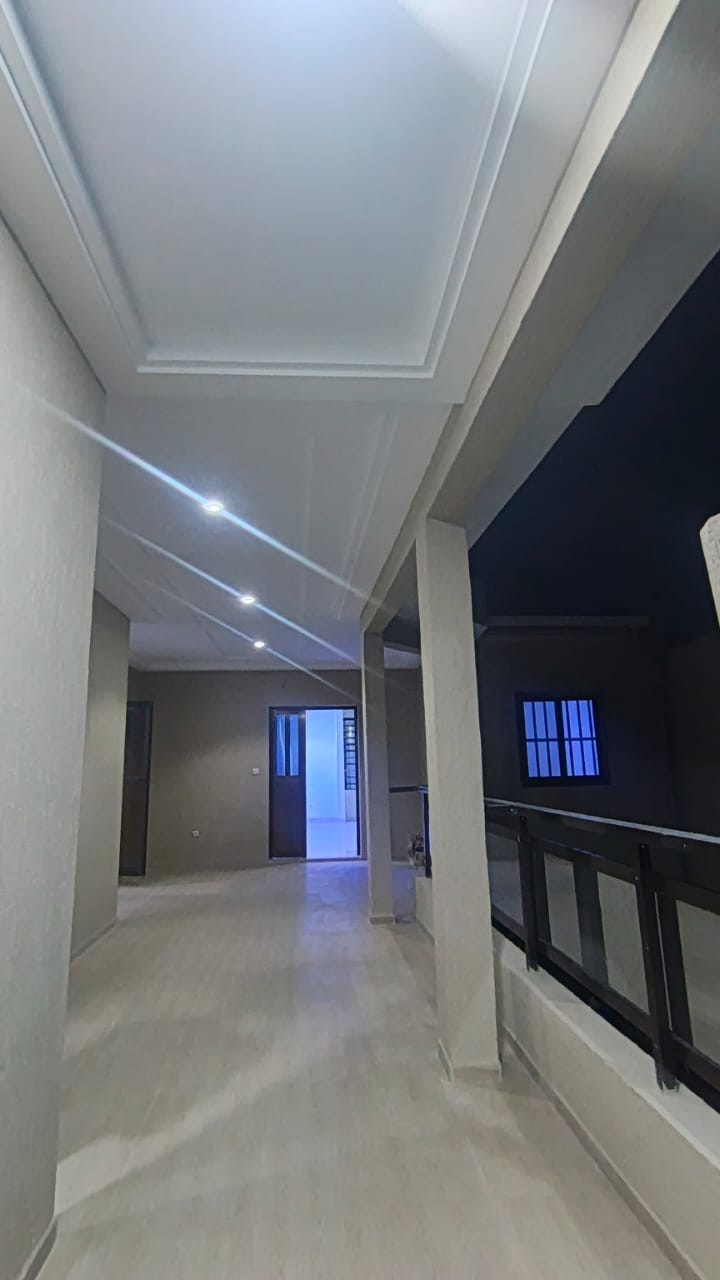 Appartement 2 chambres salon à louer à Sagbado pharmacie conseil au bord du goudron – 150 000 FCFA/mois