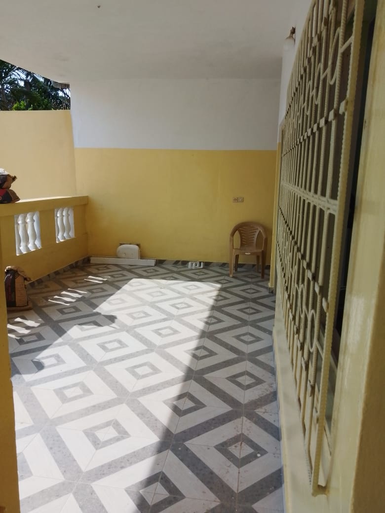 Villa 3 chambres à louer en bordure de goudron à Hédzranawoé – 250.000 FCFA