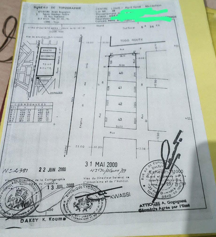 Terrain (1/2 lot) en vente à Agoè Assiyéyé – 30 millions FCFA