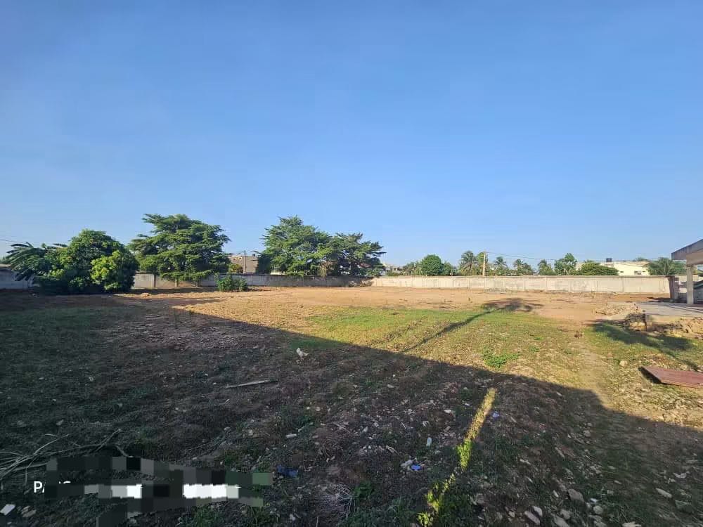 Terrain en vente à Adidogomé Avenou – 70 millions FCFA le lot