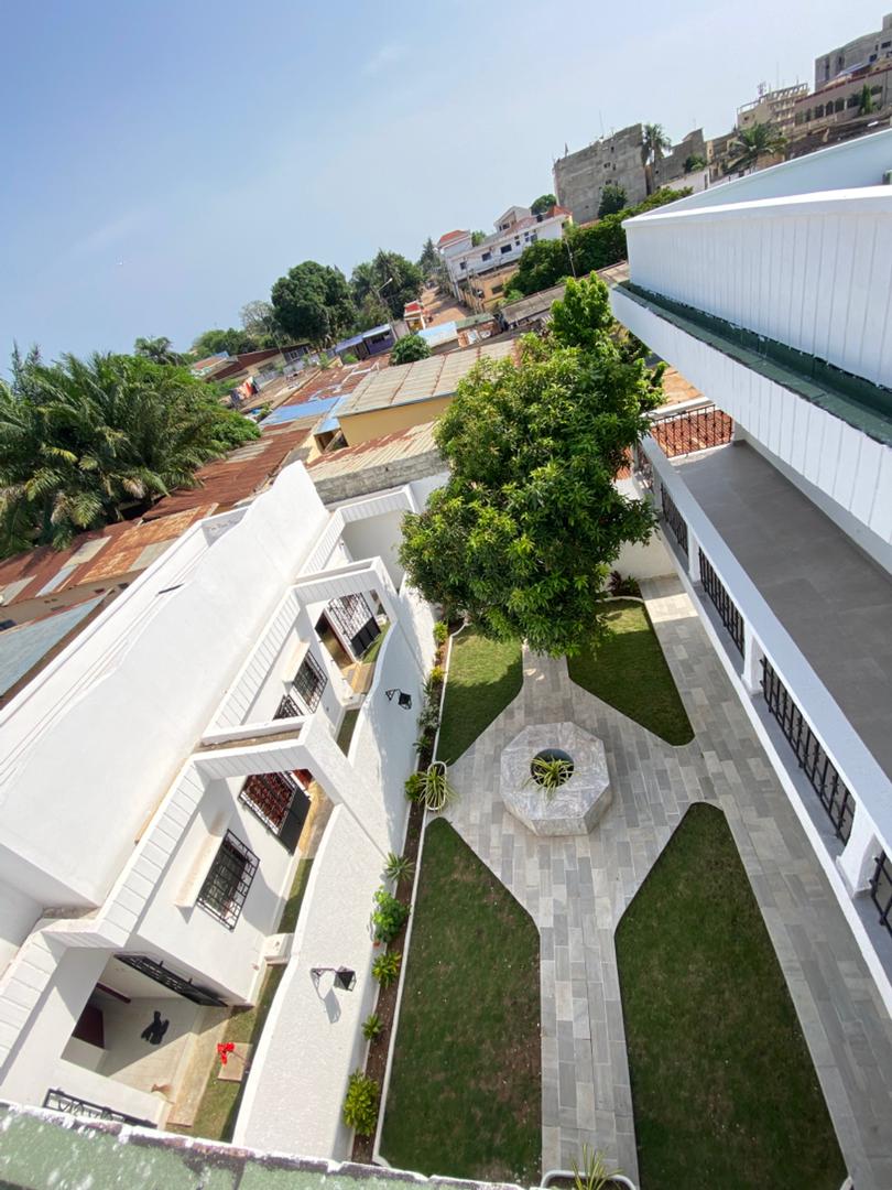 Villa duplex de haut standing à louer à Tokoin, proche de Sica Toyota – 1 500 000 FCFA
