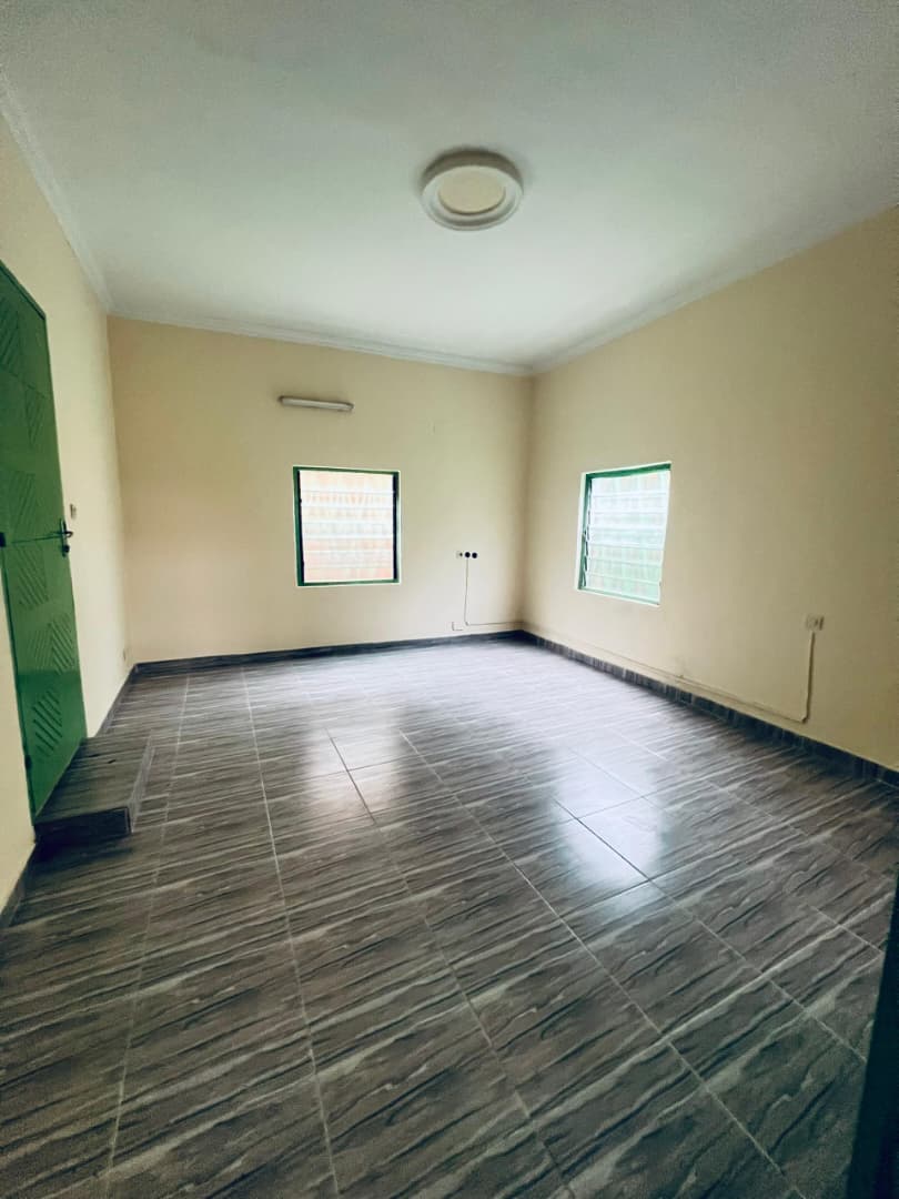 Villa 2 chambres en location à Tokoin Super Taco – 150 000 FCFA/mois