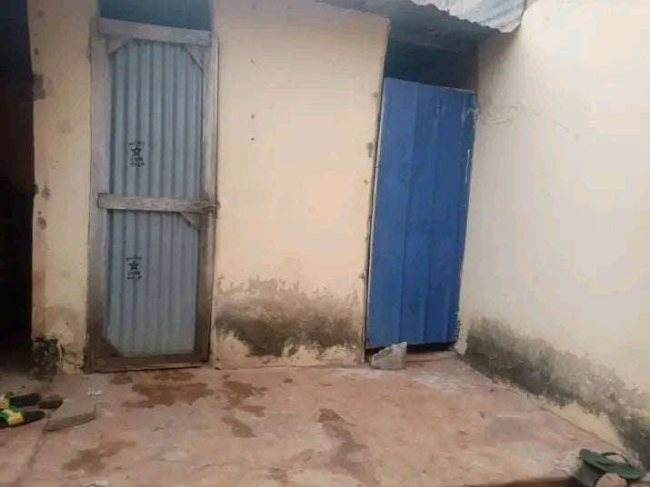 Maison 3 pièces en vente à Segbé Klémé Château – 6 000 000 FCFA