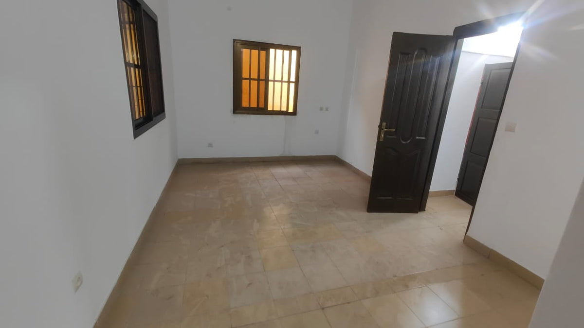 Villa 4 chambres à louer à Nyekonapoê Zener avec accès direct au goudron – 300 000 FCFA/mois