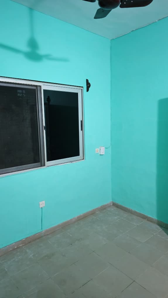 Appartement 3 chambres à louer à Djidjolé, proche du goudron – 100 000 FCFA