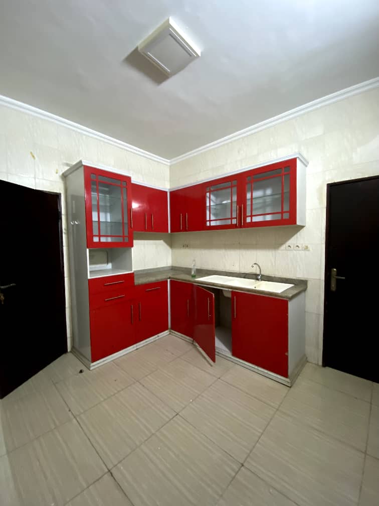 Villa duplex 5 chambres en location à Cito Aéroport – 800000 FCFA