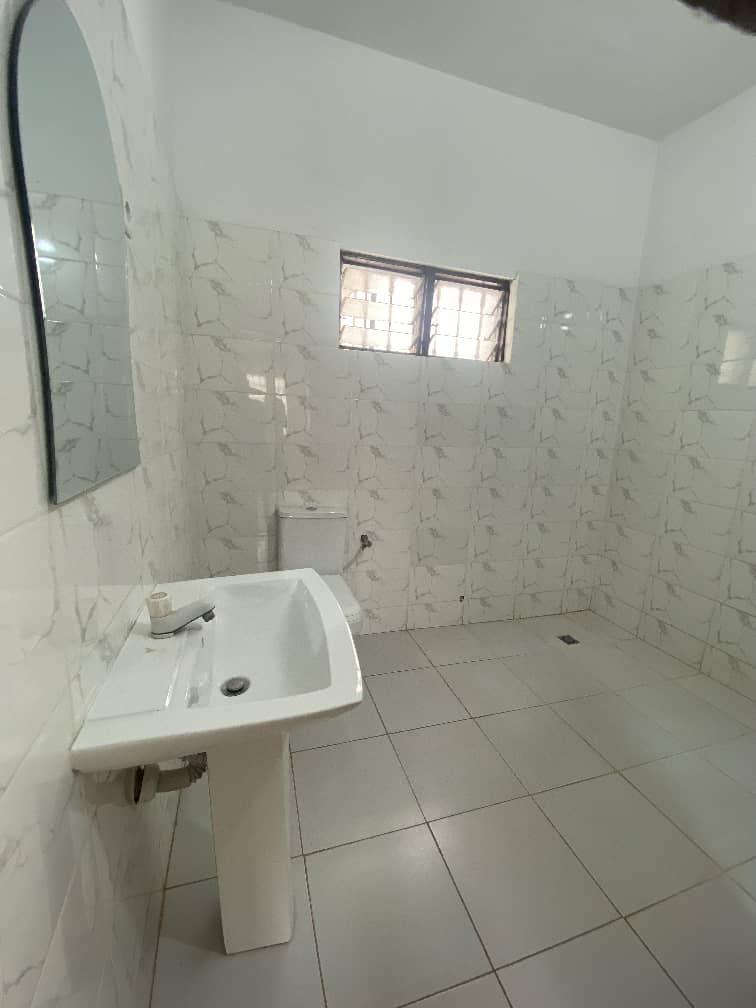 Villa 4 chambres à louer à Forever, 100 m du goudron – 450.000 FCFA