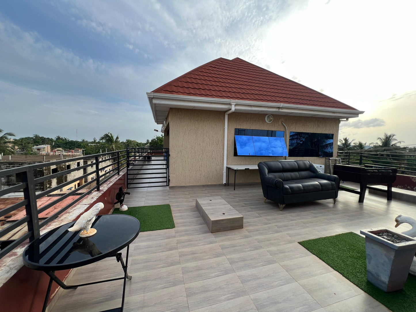 Immeuble R+4 à vendre à Sogbossito – 95 millions FCFA